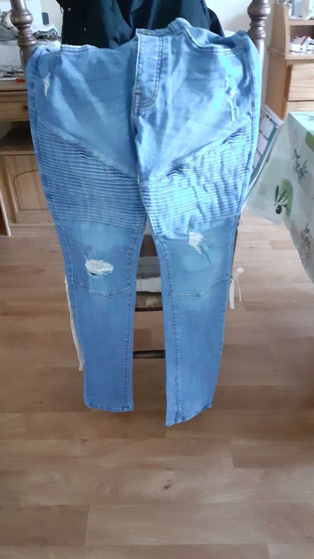 Jeans &eacute;tat neuf Taille 42 Vêtements