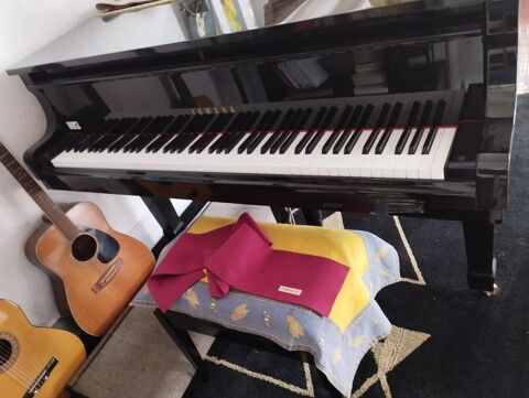 Tr�s beau piano C3 23000 Pont-Aven (29)