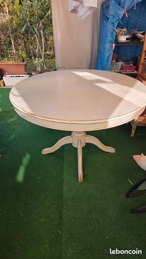 Table � ralonge 0 Apt (84)