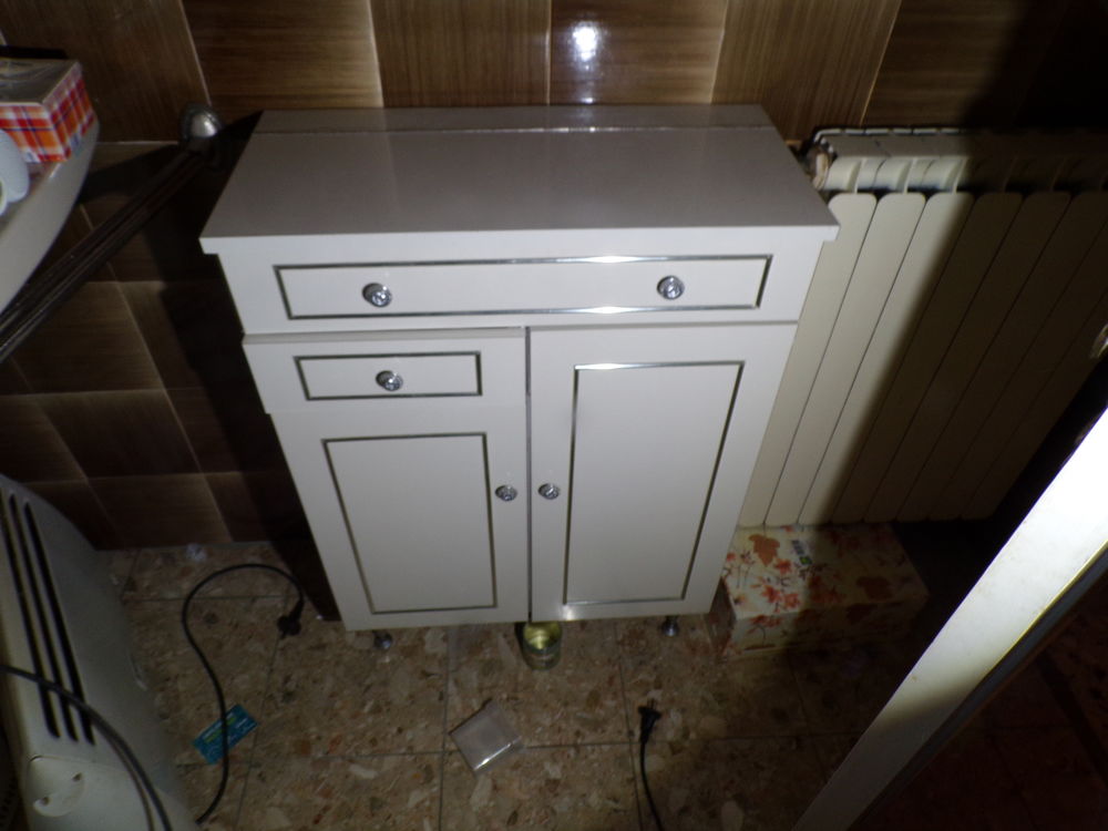 3 Meubles salle de bain Meubles