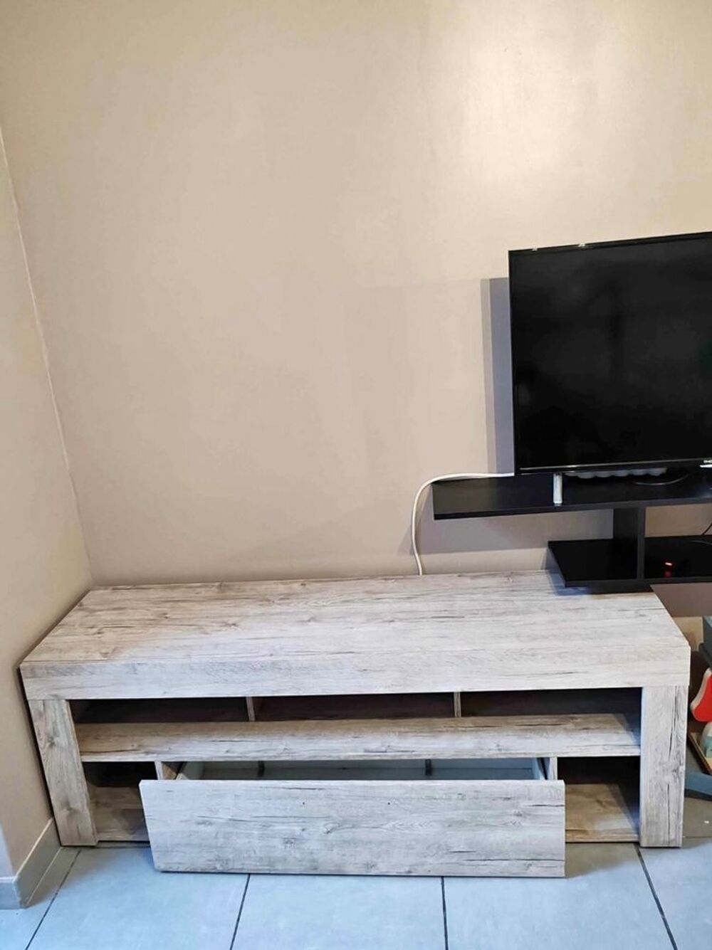 Salle a manger et meuble tv Meubles