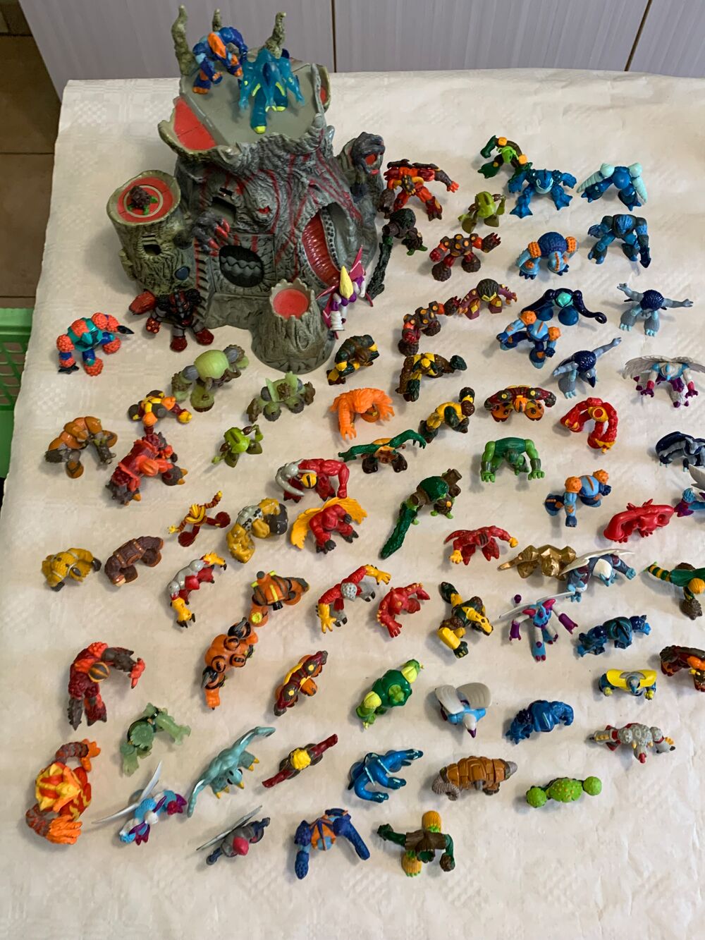 82 figurines gormiti Jeux / jouets