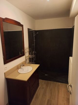  Appartement à louer 4 pièces 80 m²