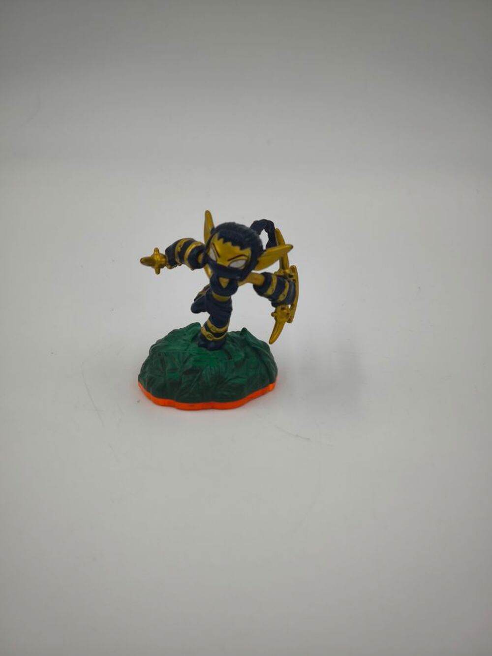 Figurine Skylanders Giants Legendary Steath Elf Consoles et jeux vidéos