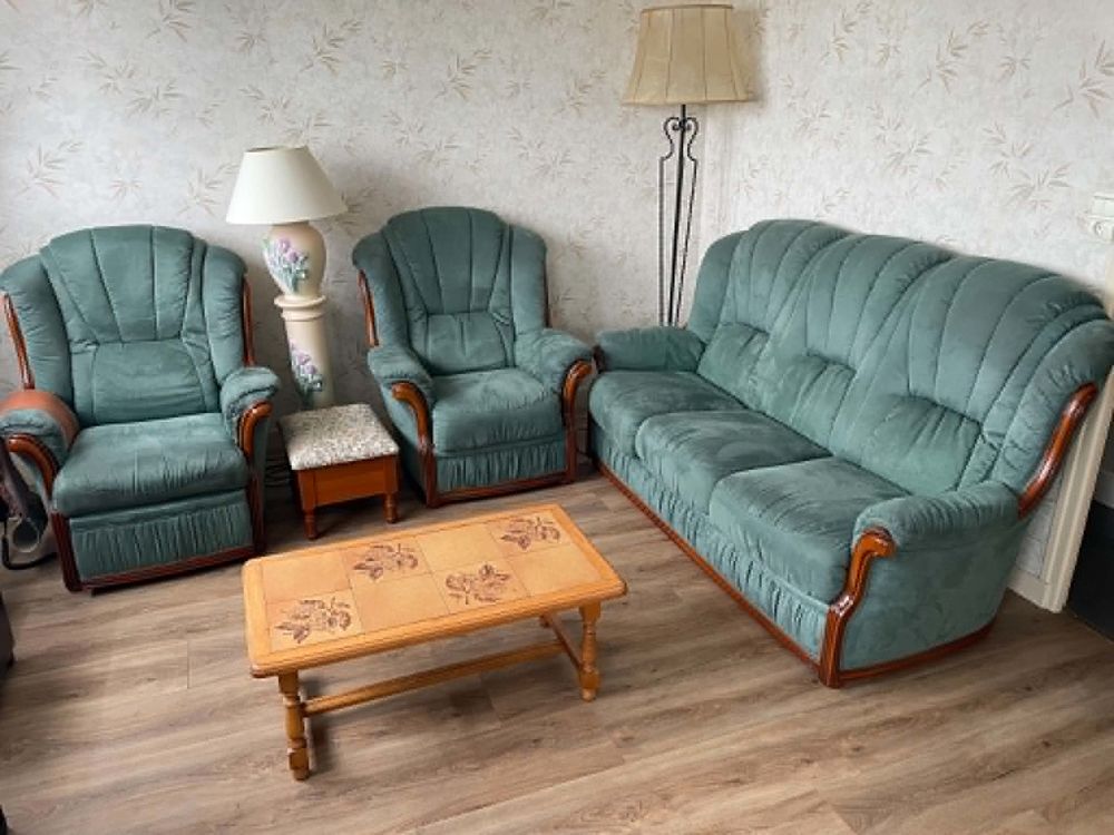 Ensemble canap&eacute; + 2 fauteuils dont un &eacute;lectrique couleur ver Meubles