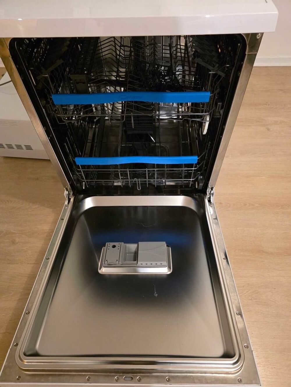 lave vaisselle 14 couverts Electroménager