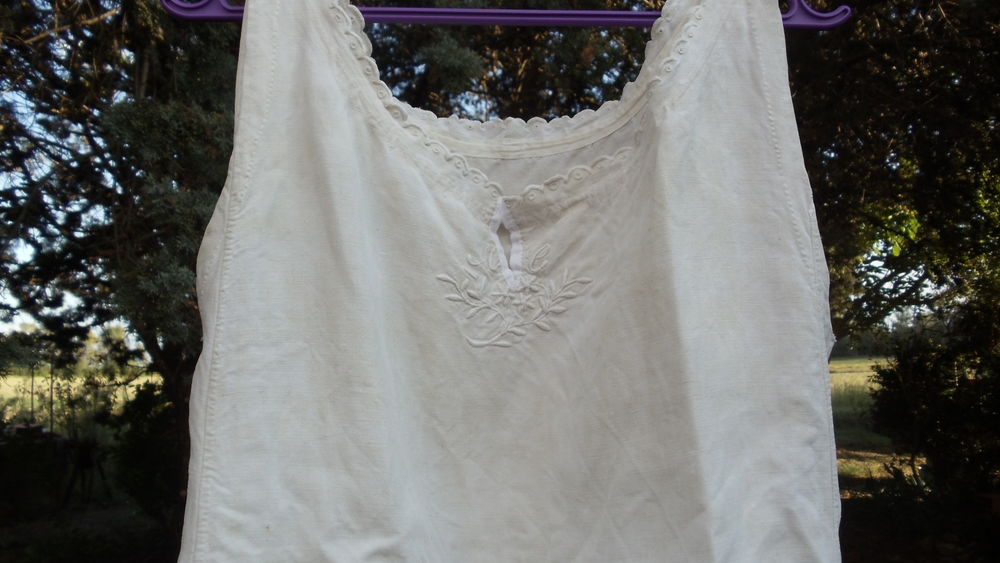 Chemise de nuit ancienne V�tements