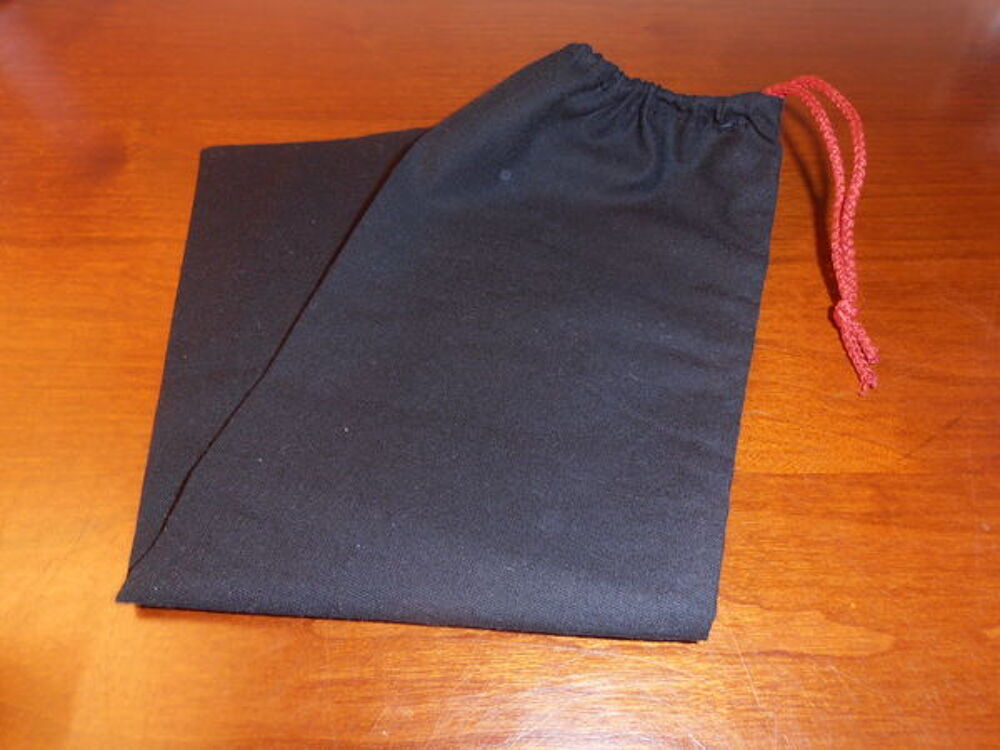 Pochette en rouge et noir (70) Maroquinerie