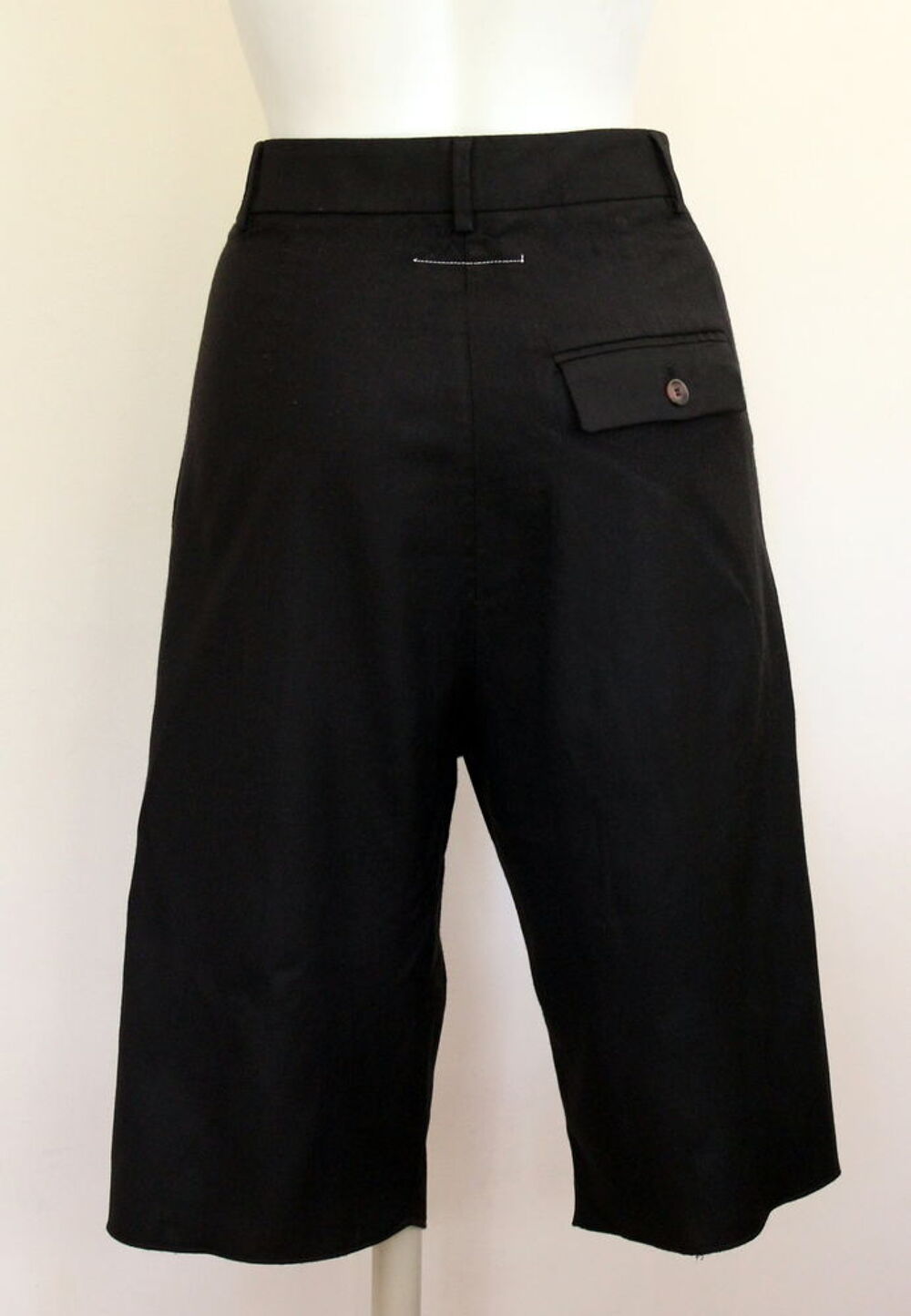 Bermuda noir MM6 MAISON MARTIN MARGIELA 
T.M - 38/40 Fr Vêtements