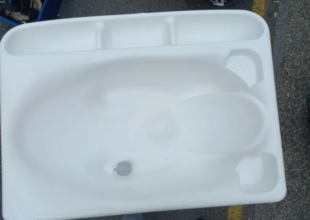 Baignoire b&eacute;b&eacute; avec pied Puériculture