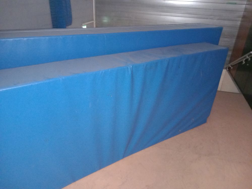 Gros tapis de gym. Matelas de r&eacute;ception Sports
