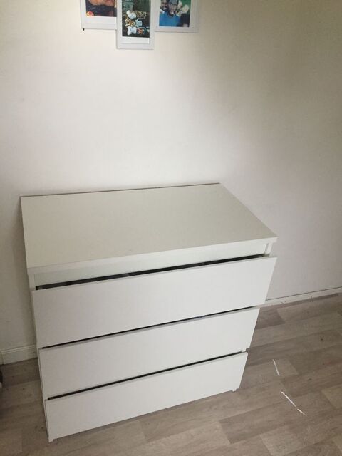 je Vend mon lit matelas armoire etc suite  un dmnagement 0 Saint-Quentin (02)