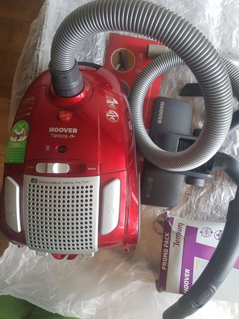 ASPIRATEUR TRAINEAU _ MARQUE HOOVER TE70 _ COULEUR ROUGE 70 Paris 20 (75)
