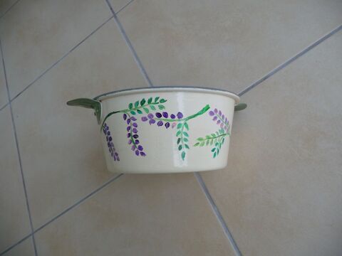 Moule � charlotte ancien d�cor peint motifs glycine 18 Celles-sur-Belle (79)