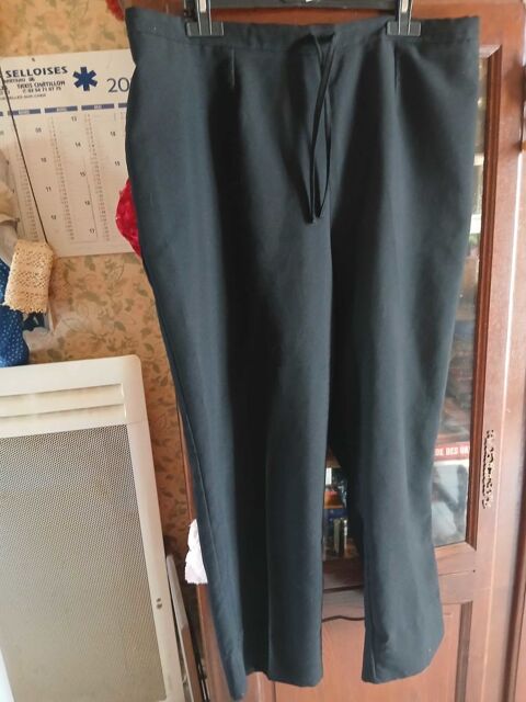 pantalon  noir  tout propre 60 Selles-sur-Cher (41)