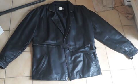 veste en cuir taille 2 15 Fléré-la-Rivière (36)