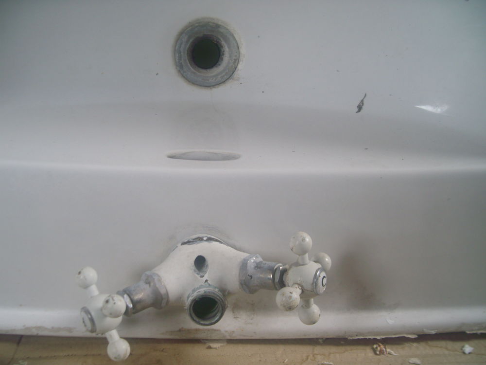 LAVABO ancien + robinets + siphon Bricolage