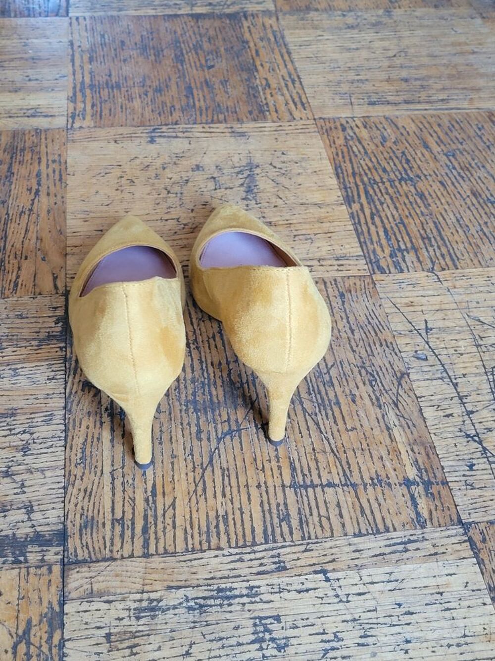 Escarpins pointure 39 couleur jaune moutarde Chaussures