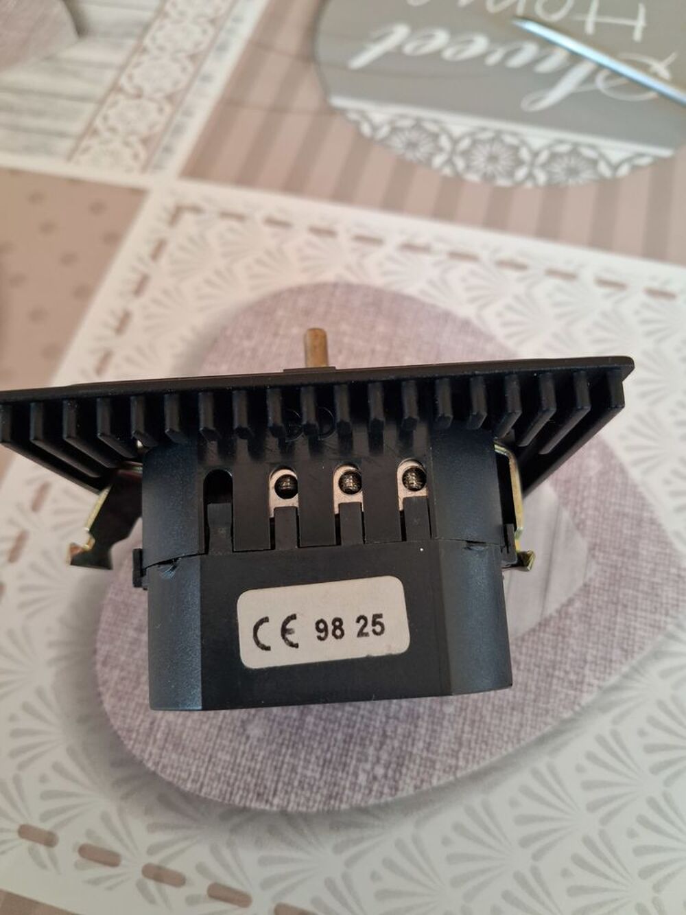 Interrupteur variateur de lumi&egrave;re Bricolage