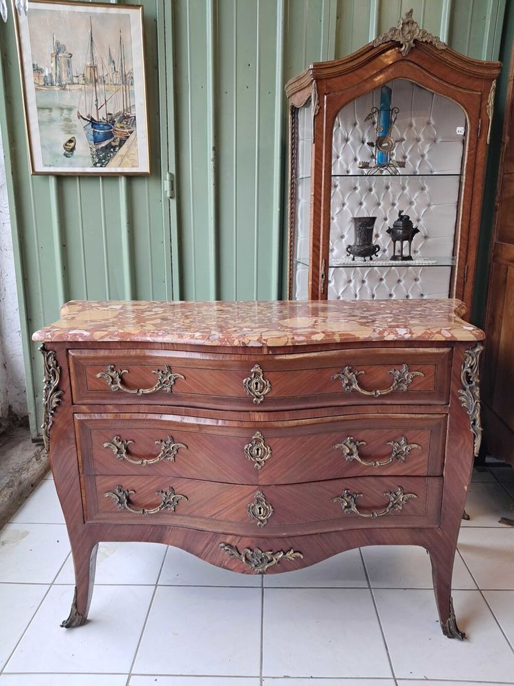 Commode galb&eacute;e ancienne, style Louis XV Meubles