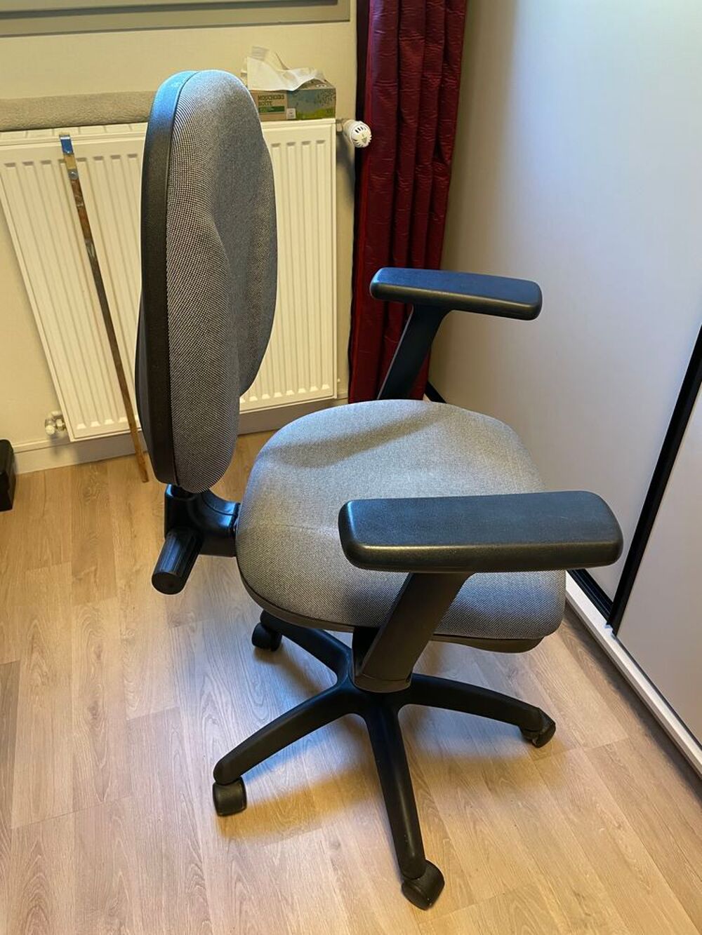 Chaise fauteuil avec accoudoirs pour bureaux ou autre Meubles