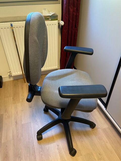 Chaise fauteuil avec accoudoirs pour bureaux ou autre 60 Saint-Pierre-d'Oléron (17)