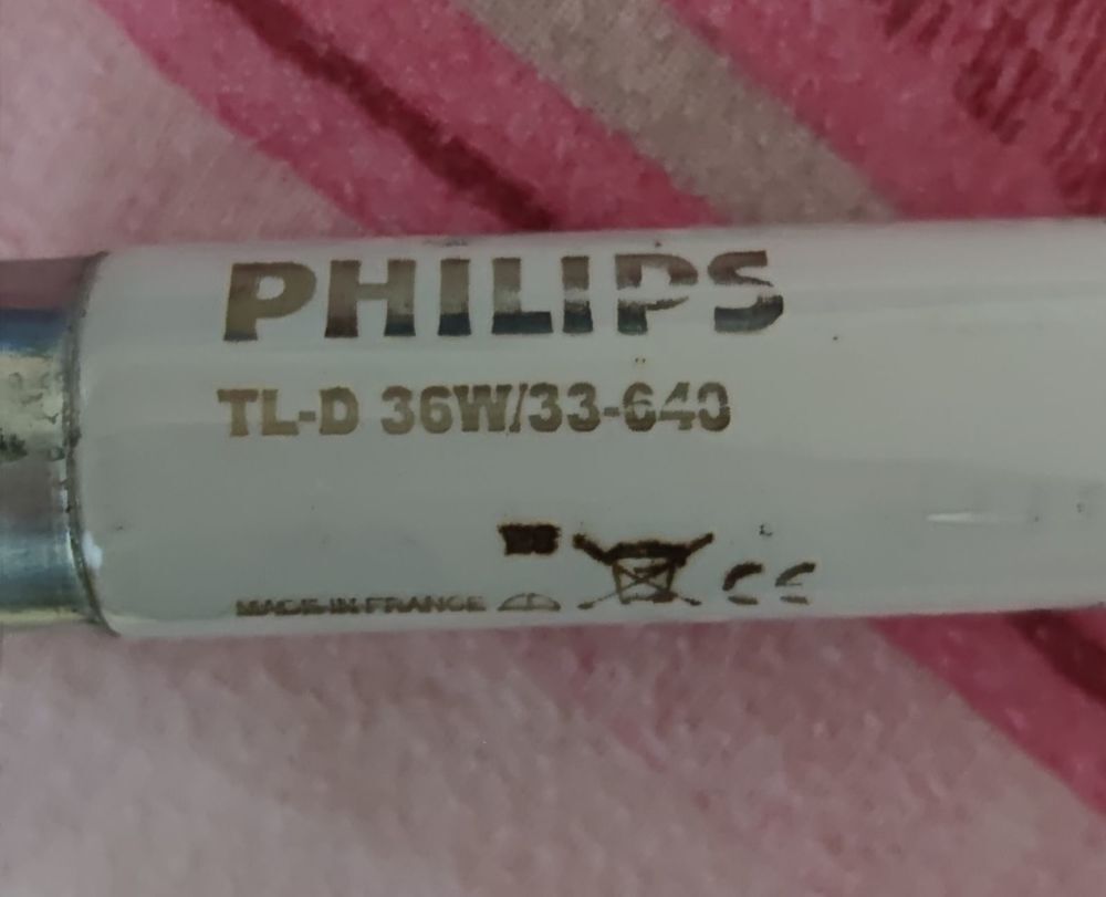 tube n&eacute;on lumi&egrave;re blanche Bricolage
