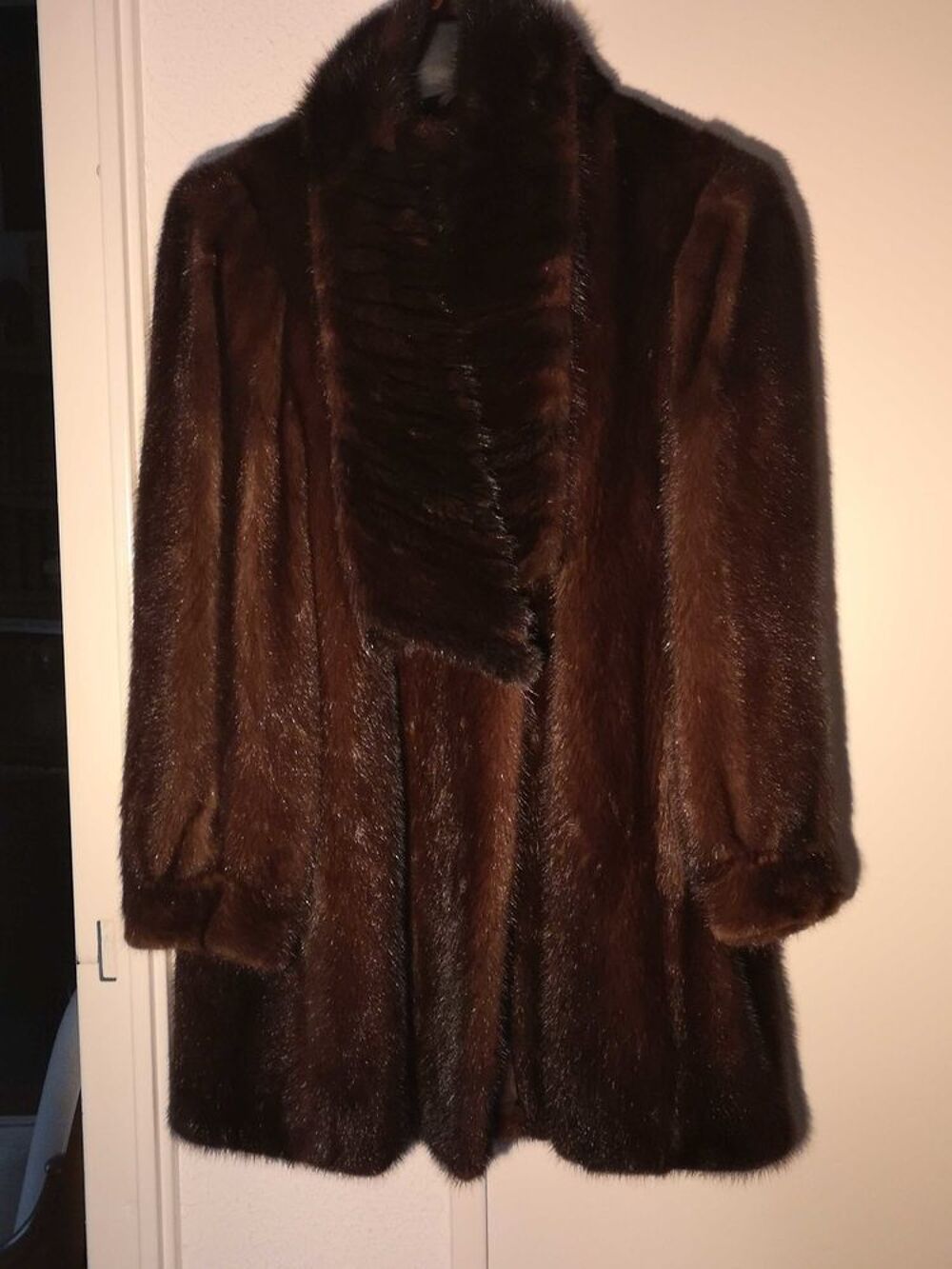 Superbe manteau de Vison pleines peaux femme T 40 avec &eacute;charpe Vêtements