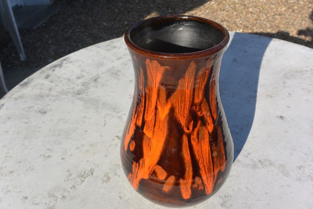 Vase en c&eacute;ramique &eacute;maill&eacute;e sign&eacute;e - vintage ann&eacute;es 1970
Décoration