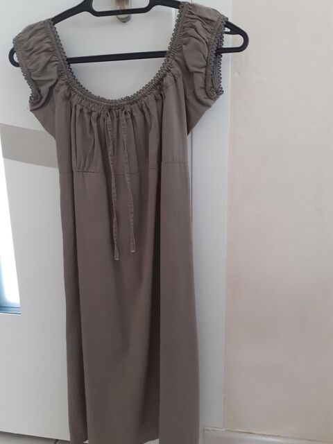 robe 10 Montaigu (85)