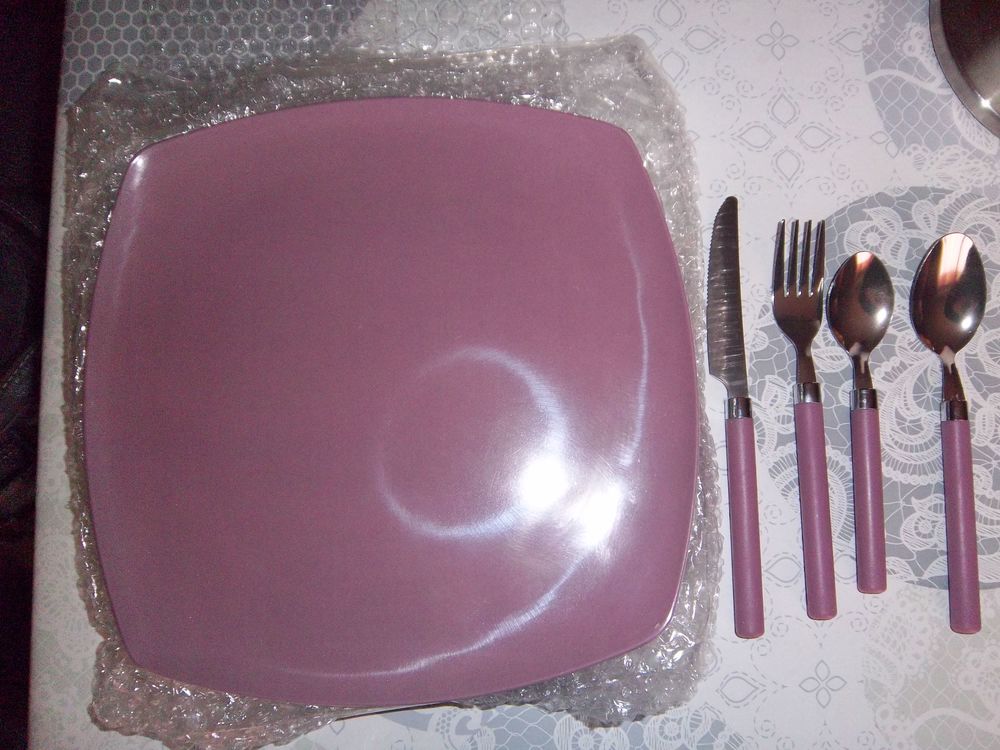 assiettes+m&eacute;nag&egrave;re Cuisine