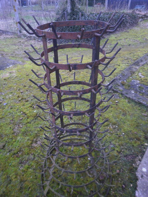 Porte bouteilles en fer 100 Savonni�res (37)