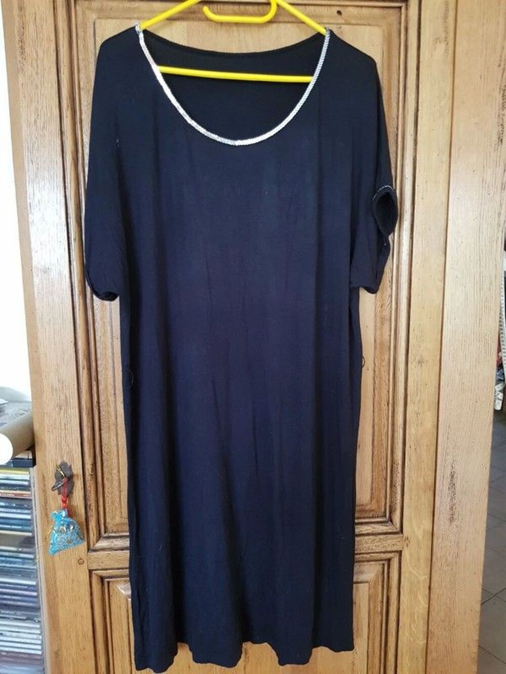 Robe t shirt en coton noir et strass neuve mesure aisselles Vêtements