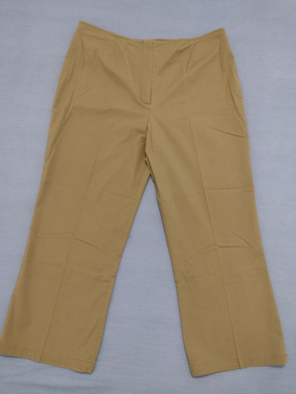 Pantalon court kaki Vêtements