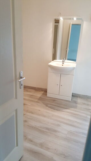  Appartement à louer 2 pièces 57 m²