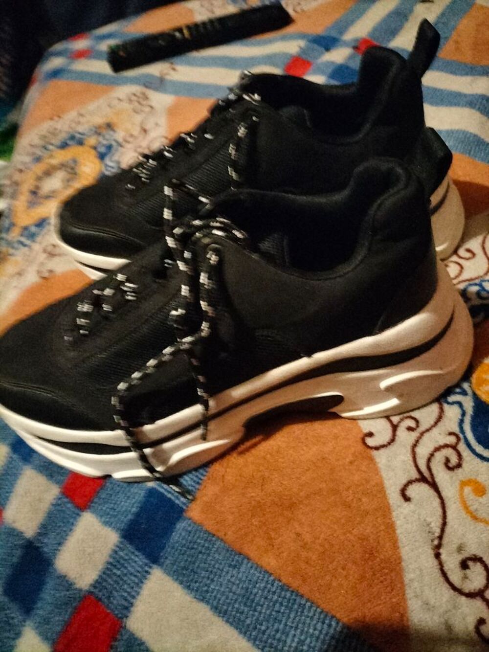 Basket cuir stradivarius pointure 37 quasi neuf mode Chaussures