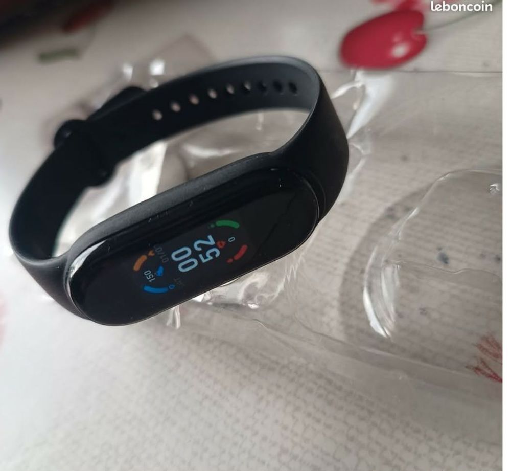 Montre connect&eacute;e M6 Bijoux et montres