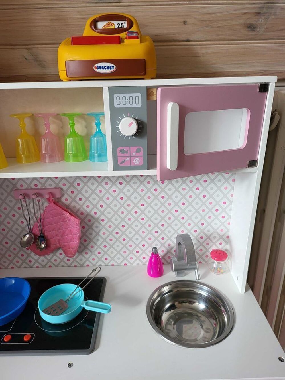 Cuisini&egrave;re en bois "Janod" avec pleins d'accessoires Jeux / jouets