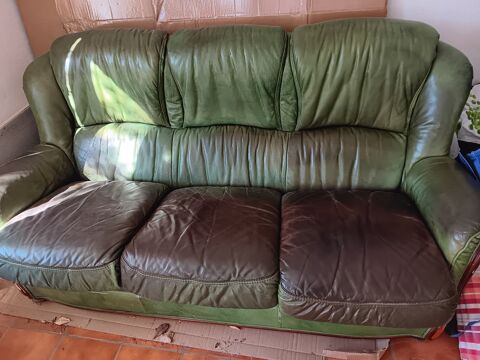 DONNE 2 CANAPES CUIR CENTER VERT 0 Sausset-les-Pins (13)