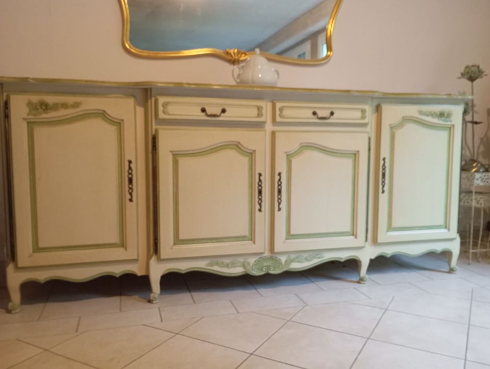 Salle &agrave; manger Louis XV ch&ecirc;ne + vaisselier et table de salon Meubles