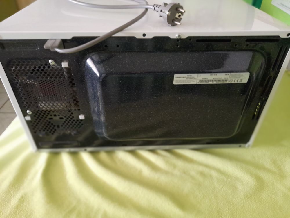 Micro-ondes SAMSUNG 28 litres Electroménager