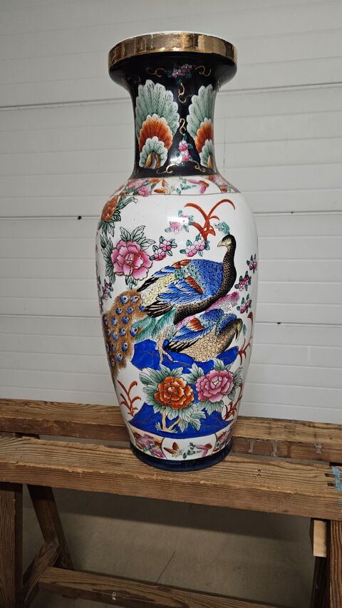 Vase lgant Motif Paon et Fleurs en Cramique 0 Sonnay (38)