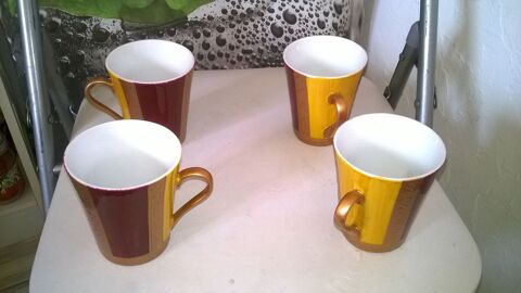 4 tasses
Faence
Maison du monde
Excellent etat
9 cm de  11 Talange (57)