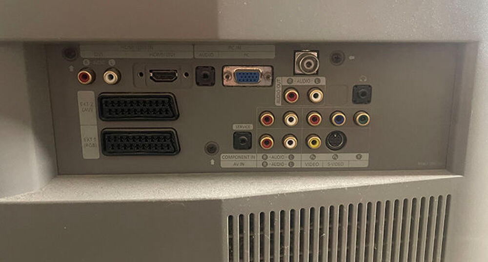 T&Eacute;L&Eacute;VISEUR SAMSUNG LCD LE32R51B Photos/Video/TV