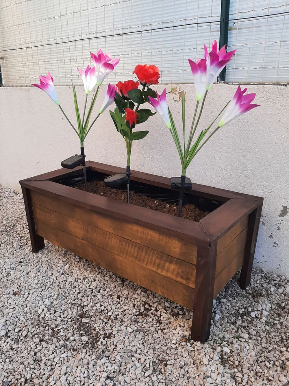 Jardini&egrave;re en bois trait&eacute;e Jardin