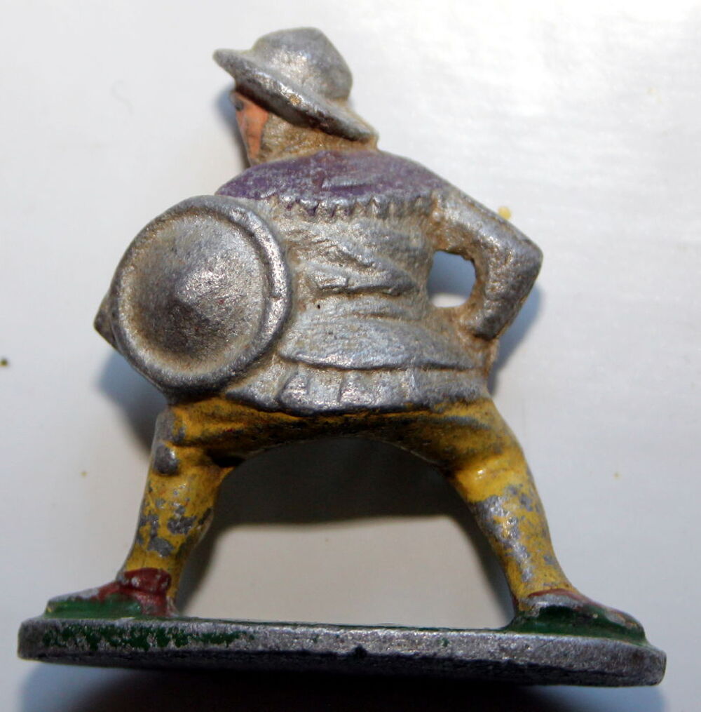 QUIRALU Chevalier Moyen Age Lancier Guerre de 100 ans 
1950 Jeux / jouets