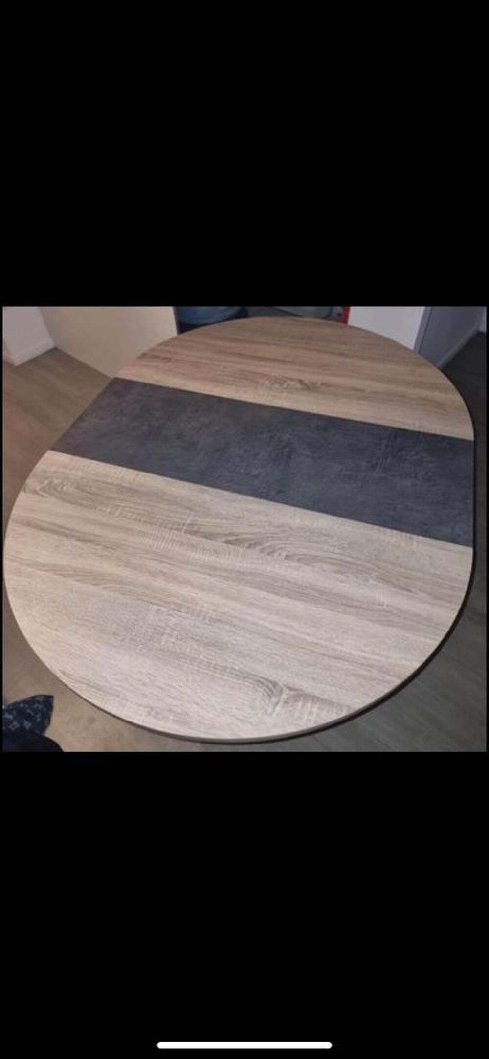 Table ronde avec rallonge et ses 4 chaises Meubles