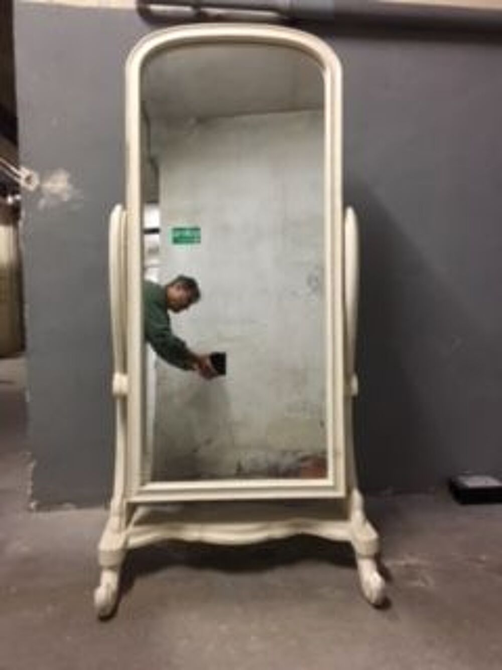 Miroir sur pied Meubles