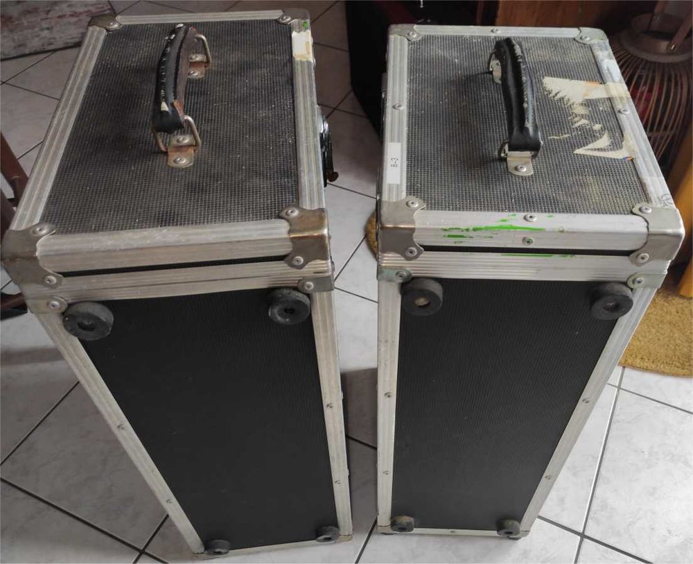 Flight Case / Malles rigides rembourr&eacute;es Lot de 2 Instruments de musique