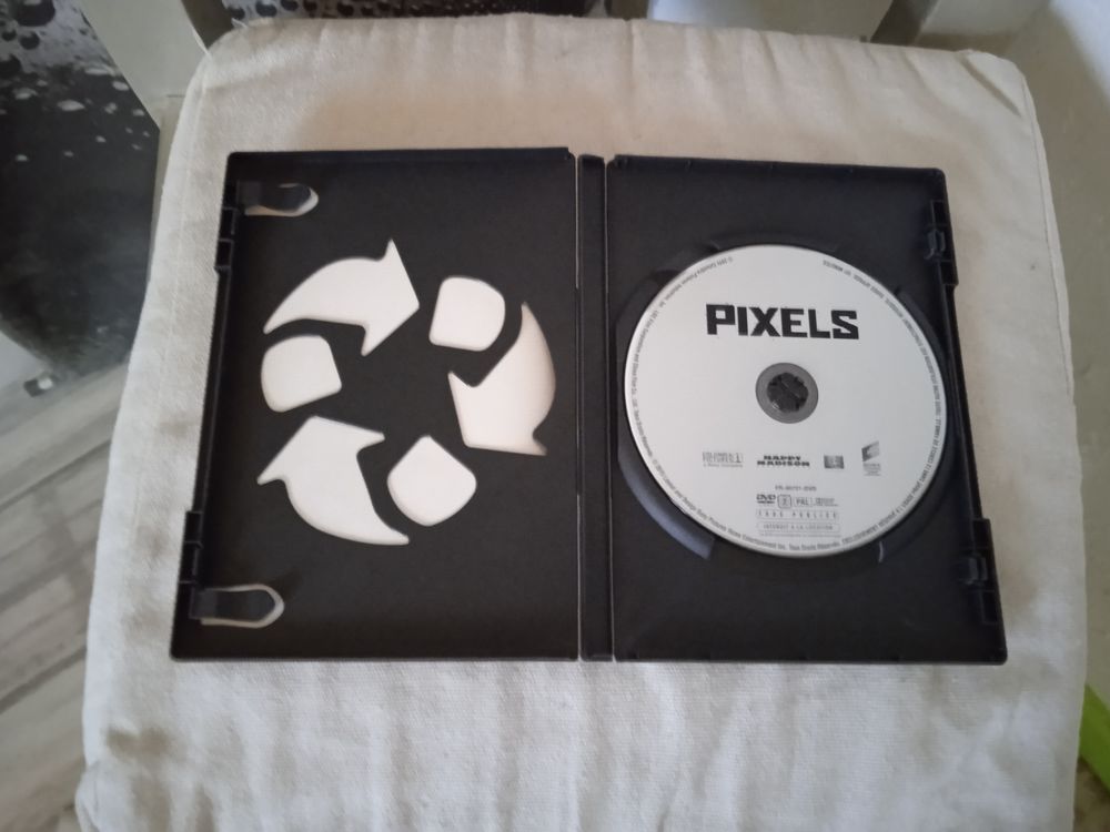 DVD Pixels
2000
Excellent &eacute;tat
En Fran&ccedil;ais
Multi langue
+ DVD et blu-ray